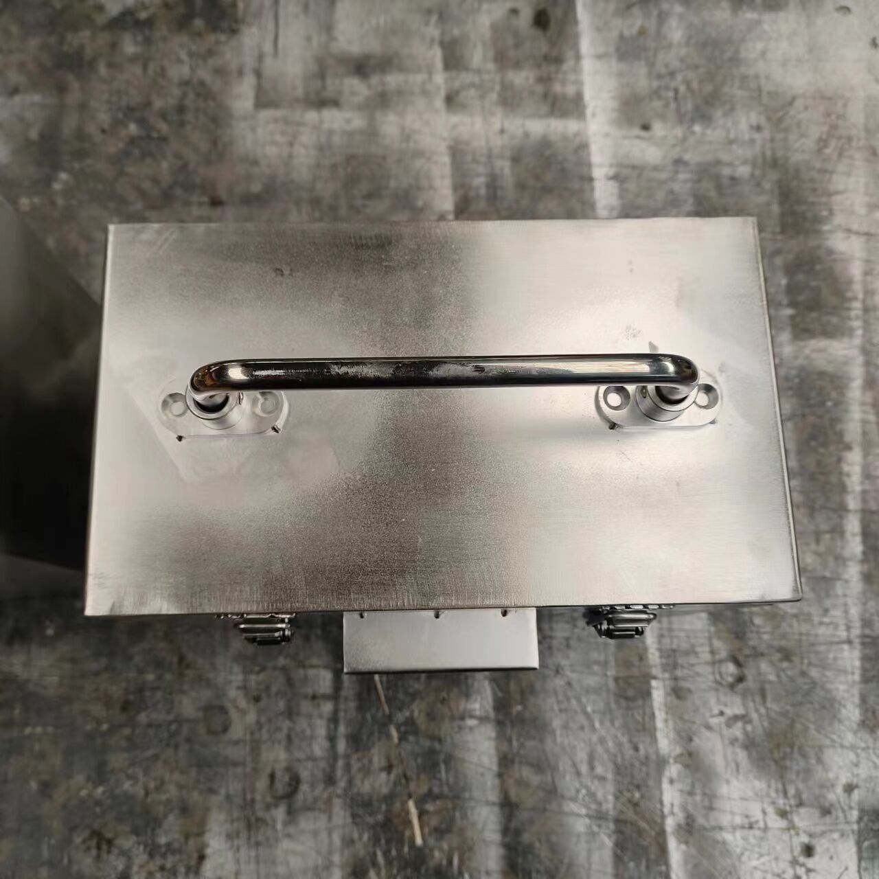 通辽铅箱:辐射安全的坚固堡垒